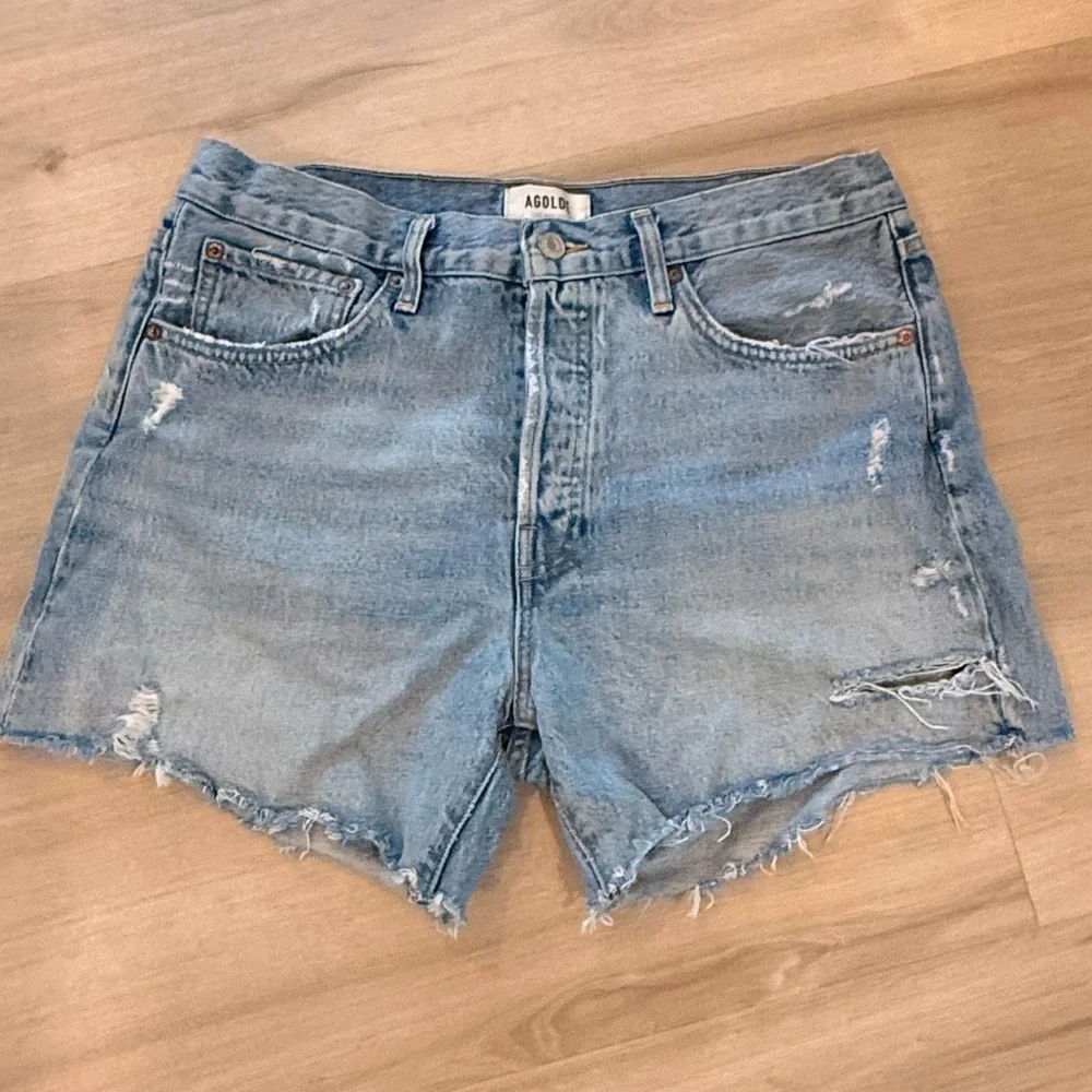 Agolde Parker Long Short in Swapmeet. Size 29; 4 1/2” inseam. - Picture 4 of 9